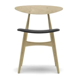 Carl Hansen & Søn Chairs*Ch33P | Chair | Oiled Oak - Black Leather