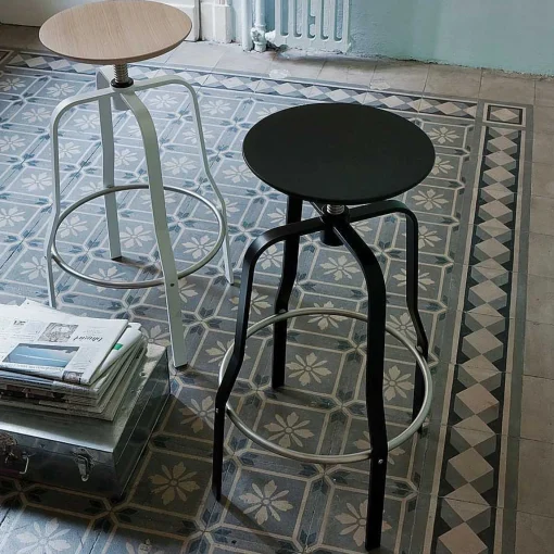 Lapalma Stools*Giro - S106 | Stool | Black